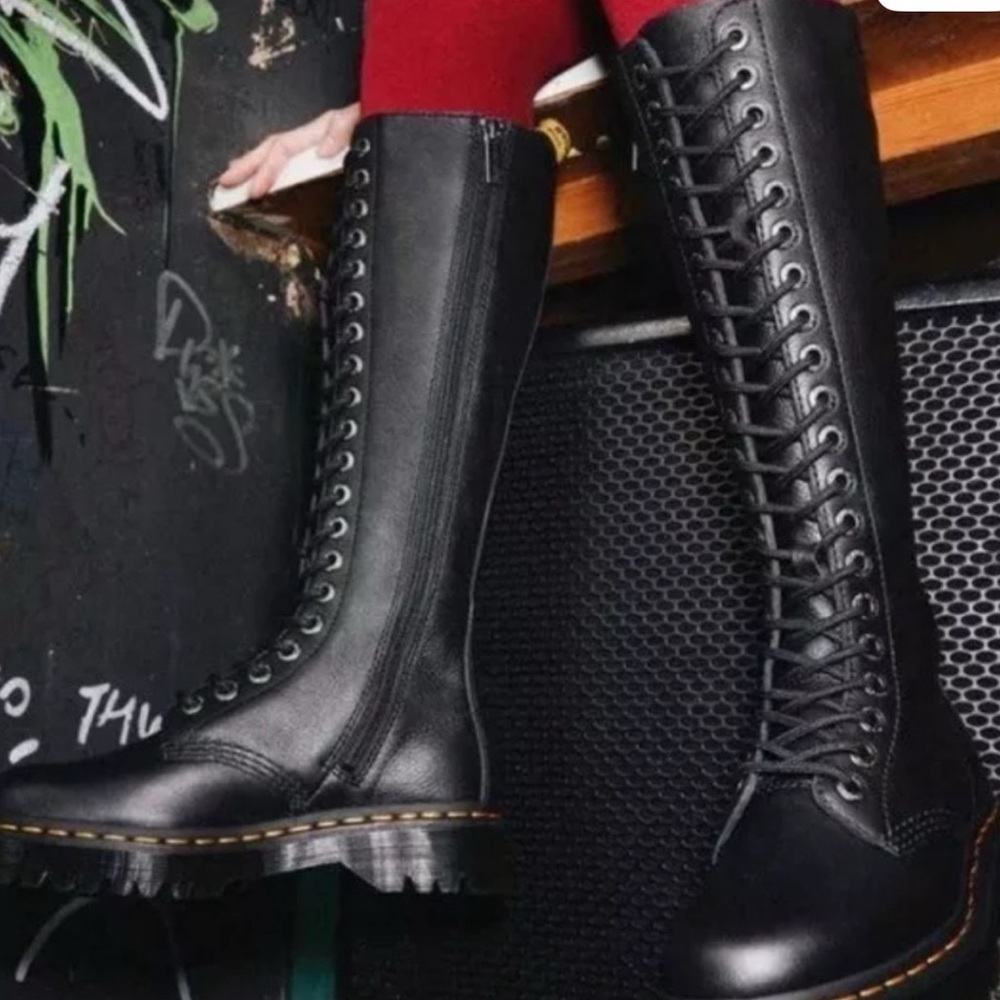 Dr. Martens 1B60 BEX PISA LEATHER KNEE HIGH BOOTS size 8